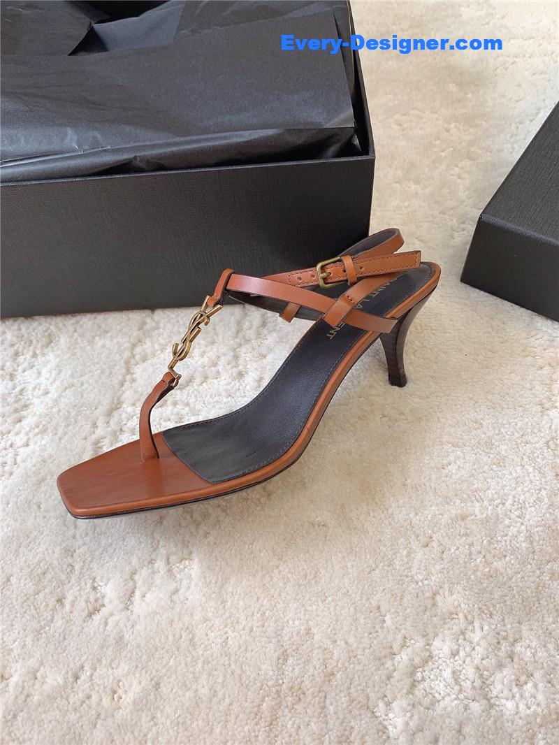 Y51 kitten heel sandals
