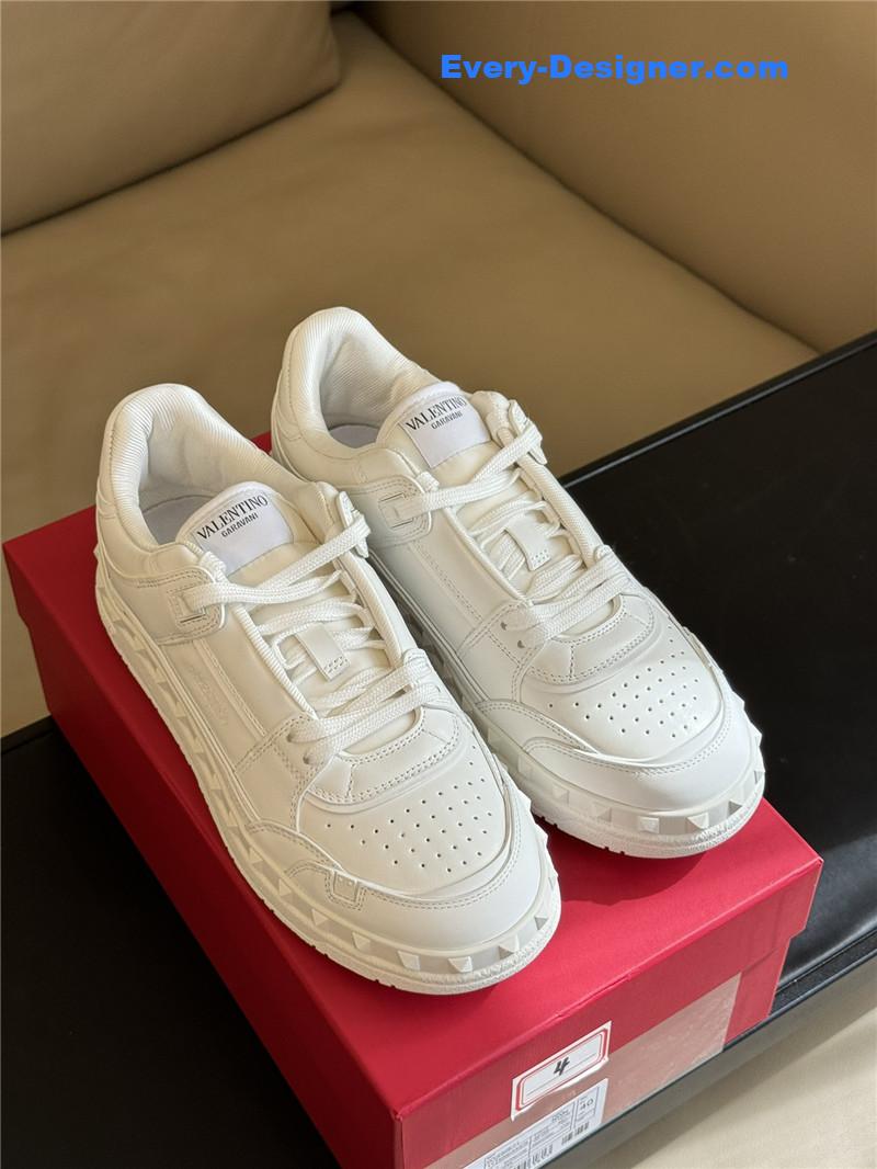 Va1e*ntin0 couple sneakers