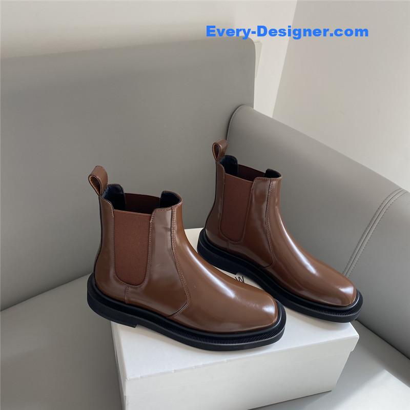 The R0w brown elastic ranger chelsea boots