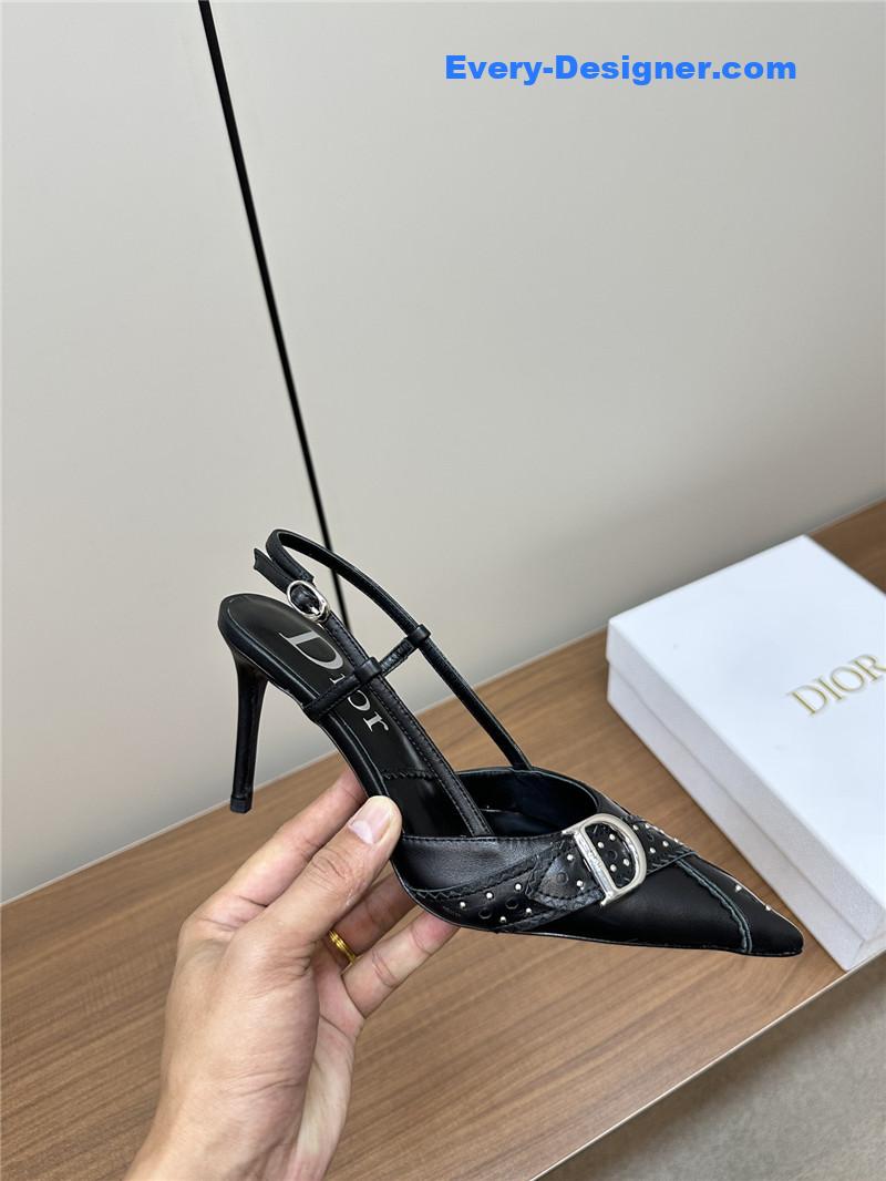D10r new early spring sandals