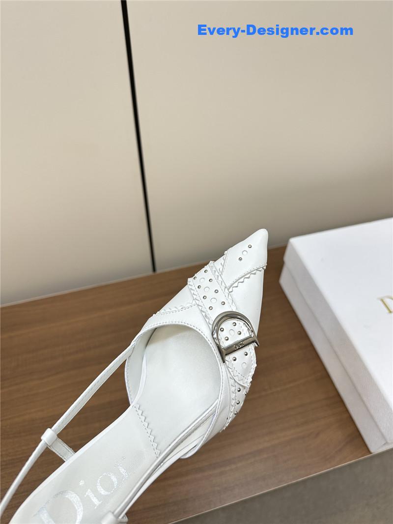 D10r new early spring sandals