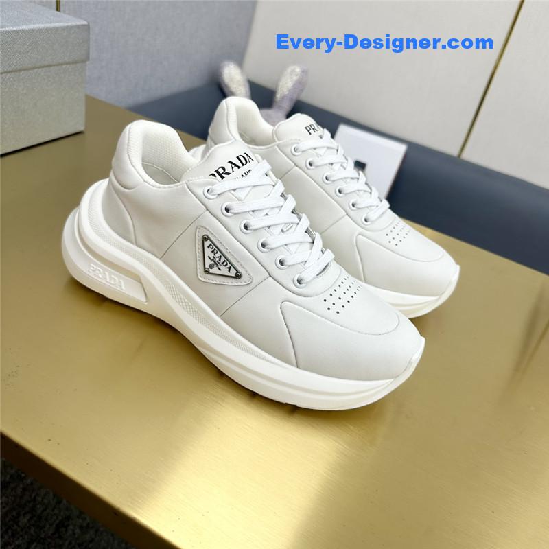 Pra*a new casual shoes