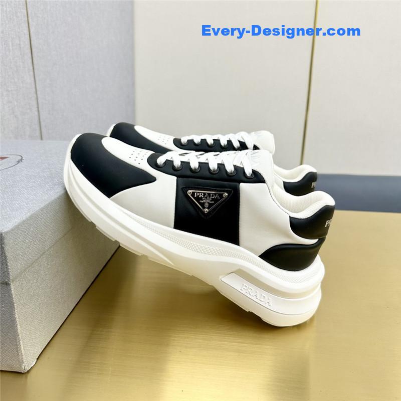 Pra*a new casual shoes