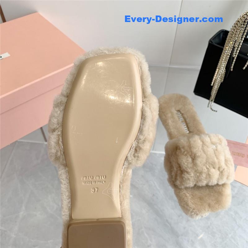 M1um1u new flat wool slippers