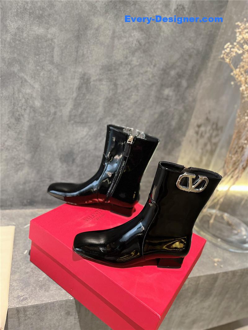 Va1e*ntin0 vlogo leather ankle boots