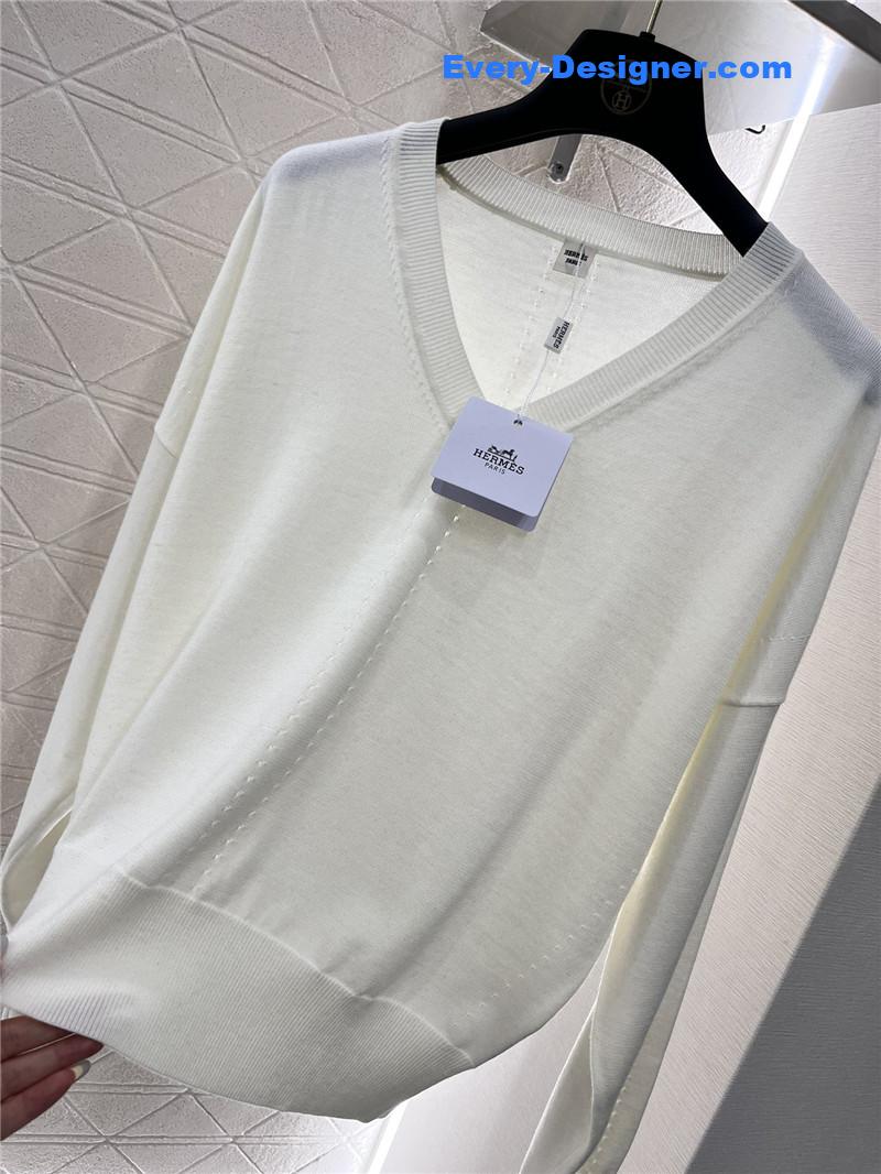 H**me5 v-neck knitted top replica clothing sites