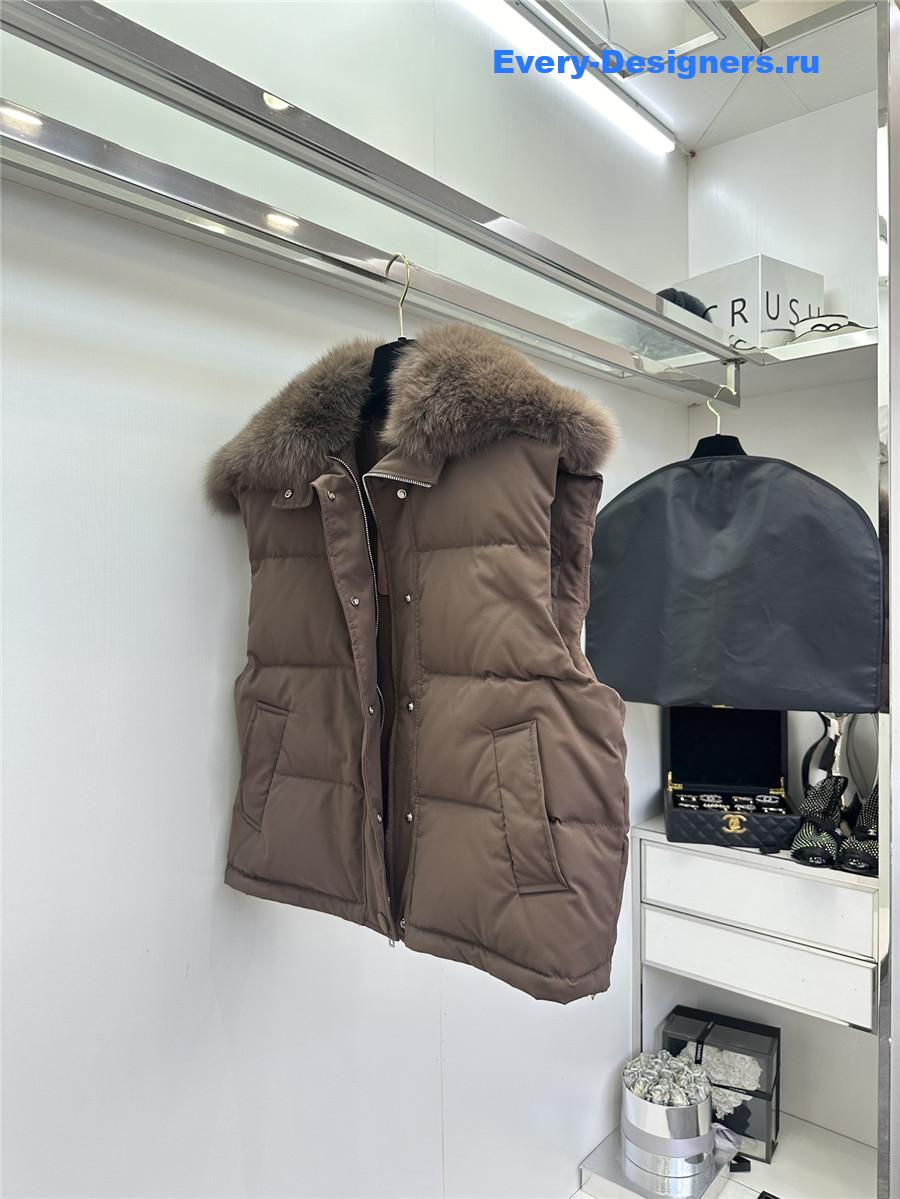 L0r0 P1ana white goose down vest