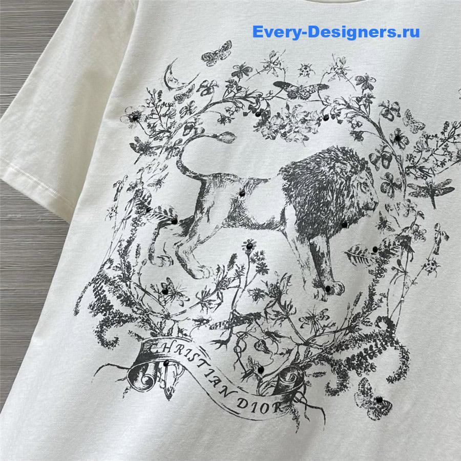 D10r positioning print t-shirt