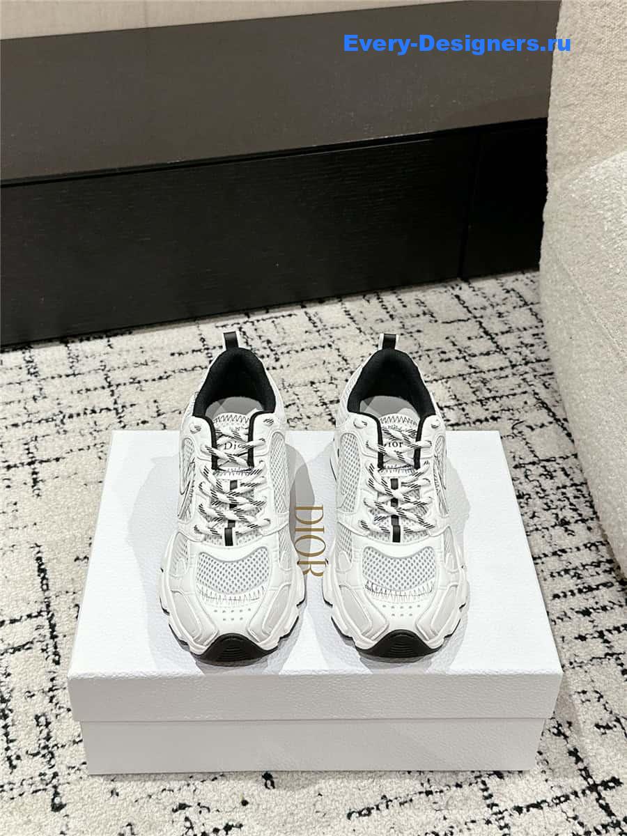D10r nike sneakers