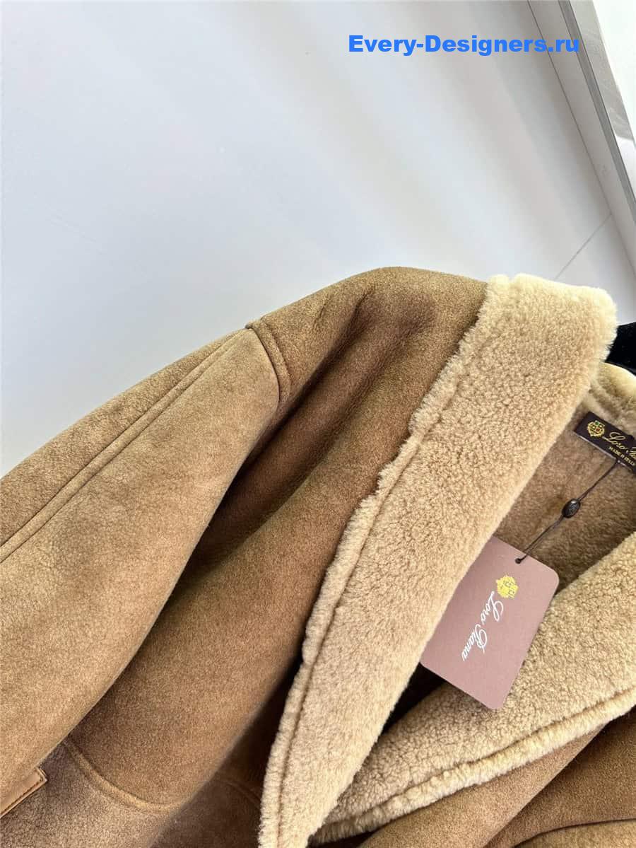 L0r0 P1ana fur coat