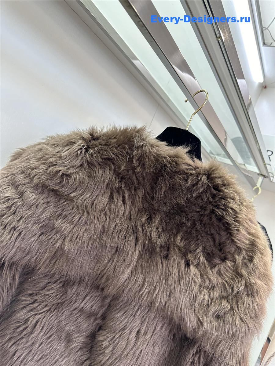Ce1i*e fur coat