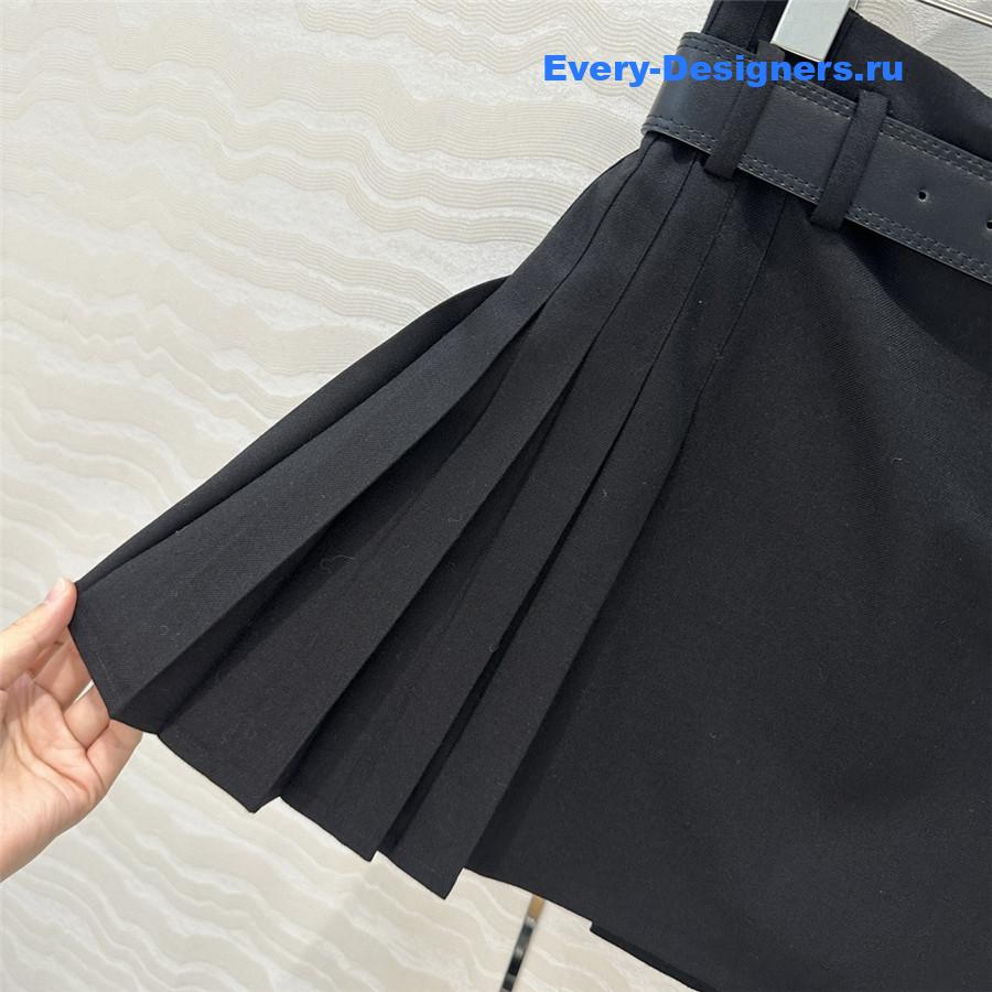 D10r belted pleated skirt