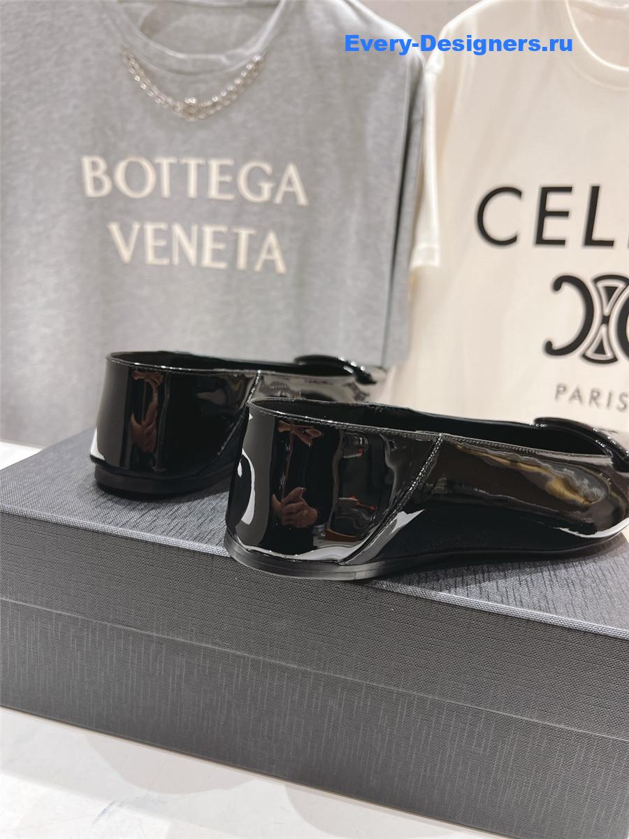 Y51 poppy patent leather ballerinas