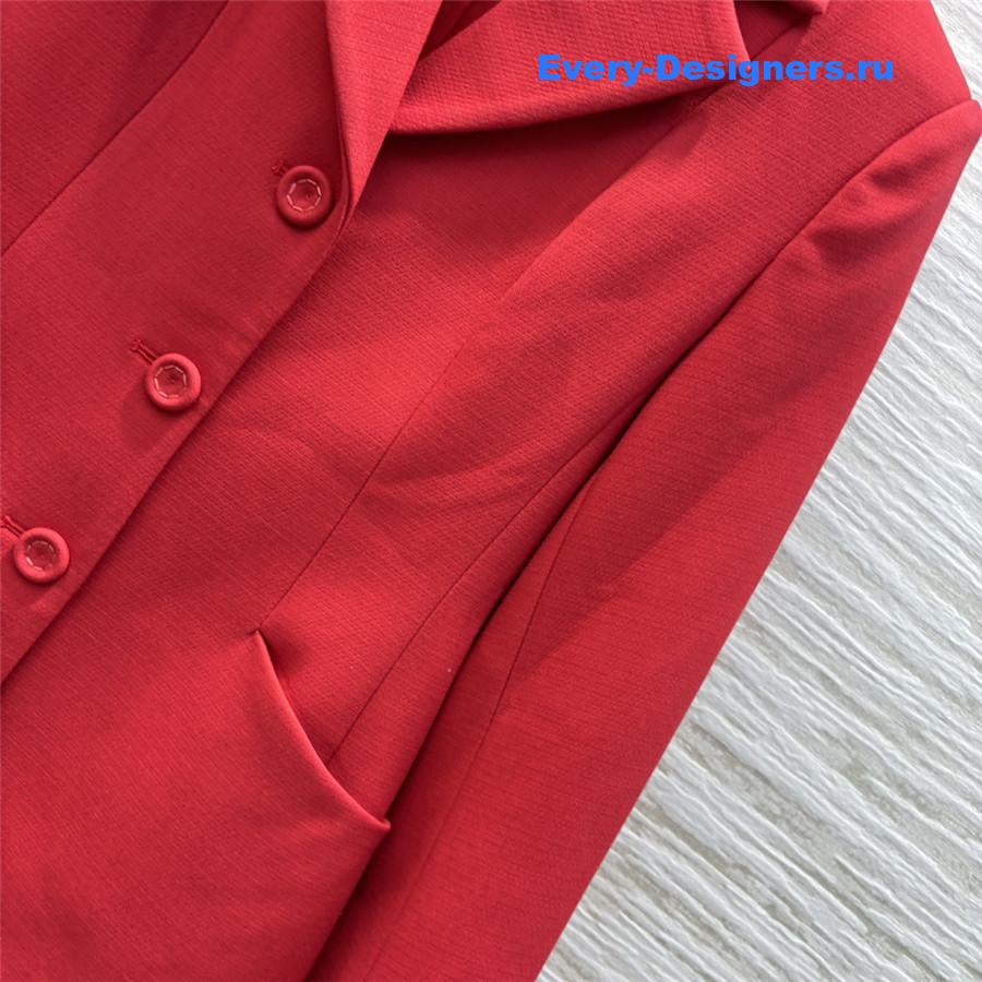 D10r red blazer