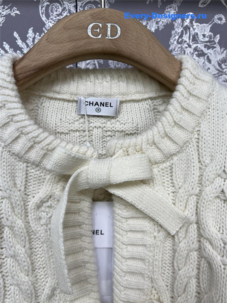 Ch**el cream cable-knit cropped cardigan