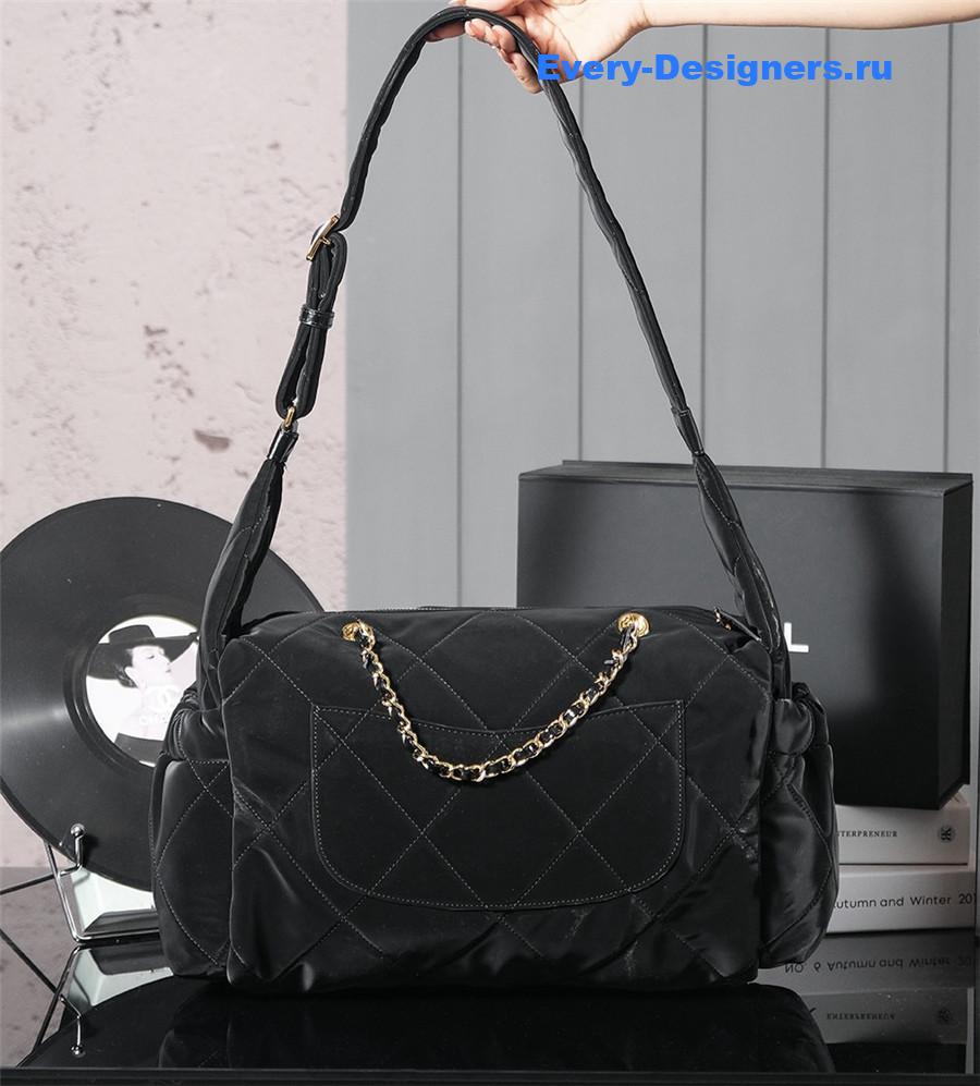 Ch**el large coco neige leather bag