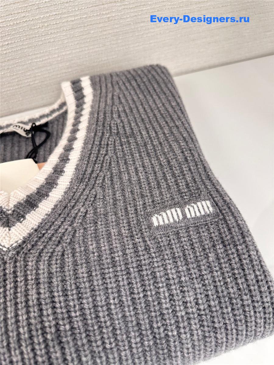 Miu Miu Wool Cashmere Grey V-Neck Sweater