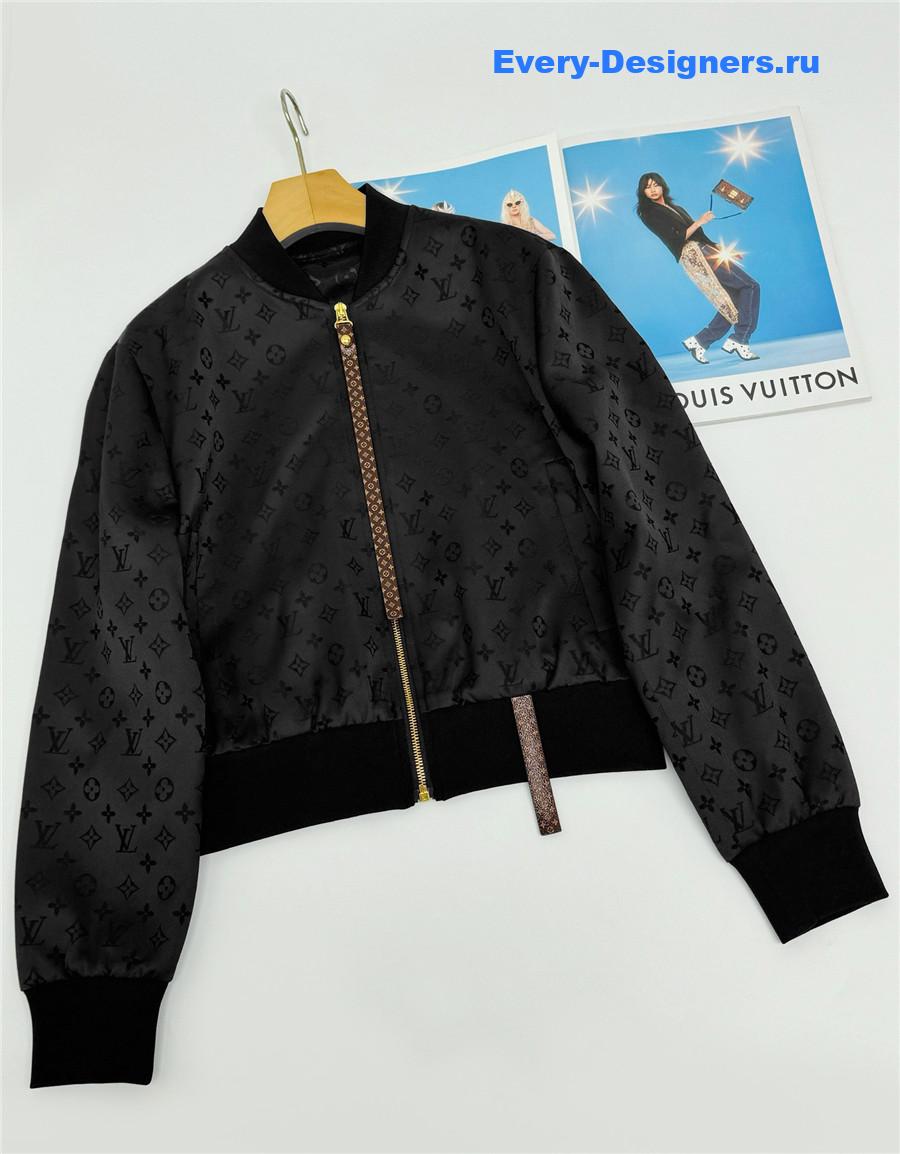 l0vis Vvtt0n embossed monogram zip-up jacket