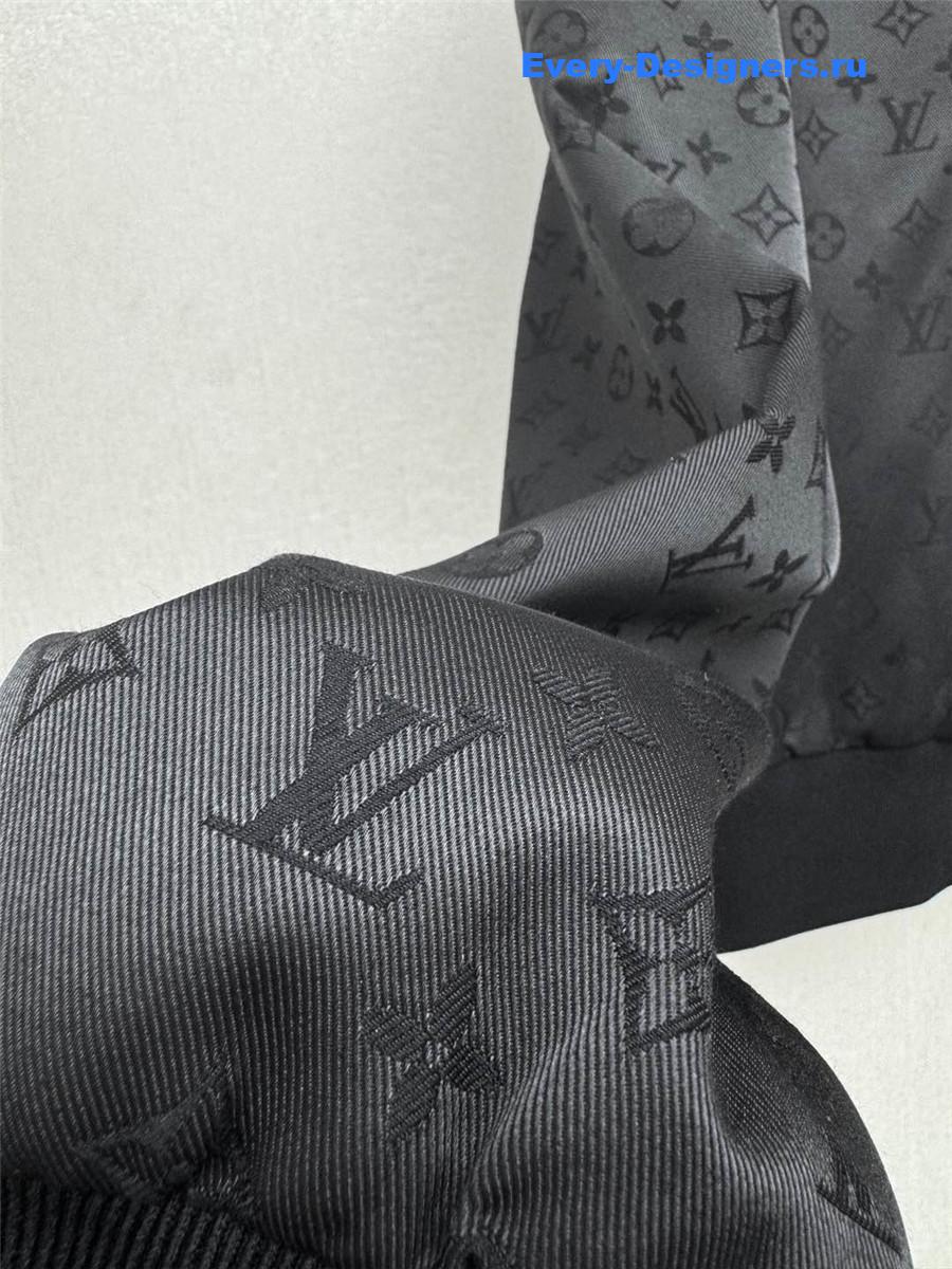 l0vis Vvtt0n embossed monogram zip-up jacket