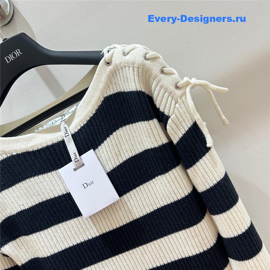 D10r boat neck striped string sweater