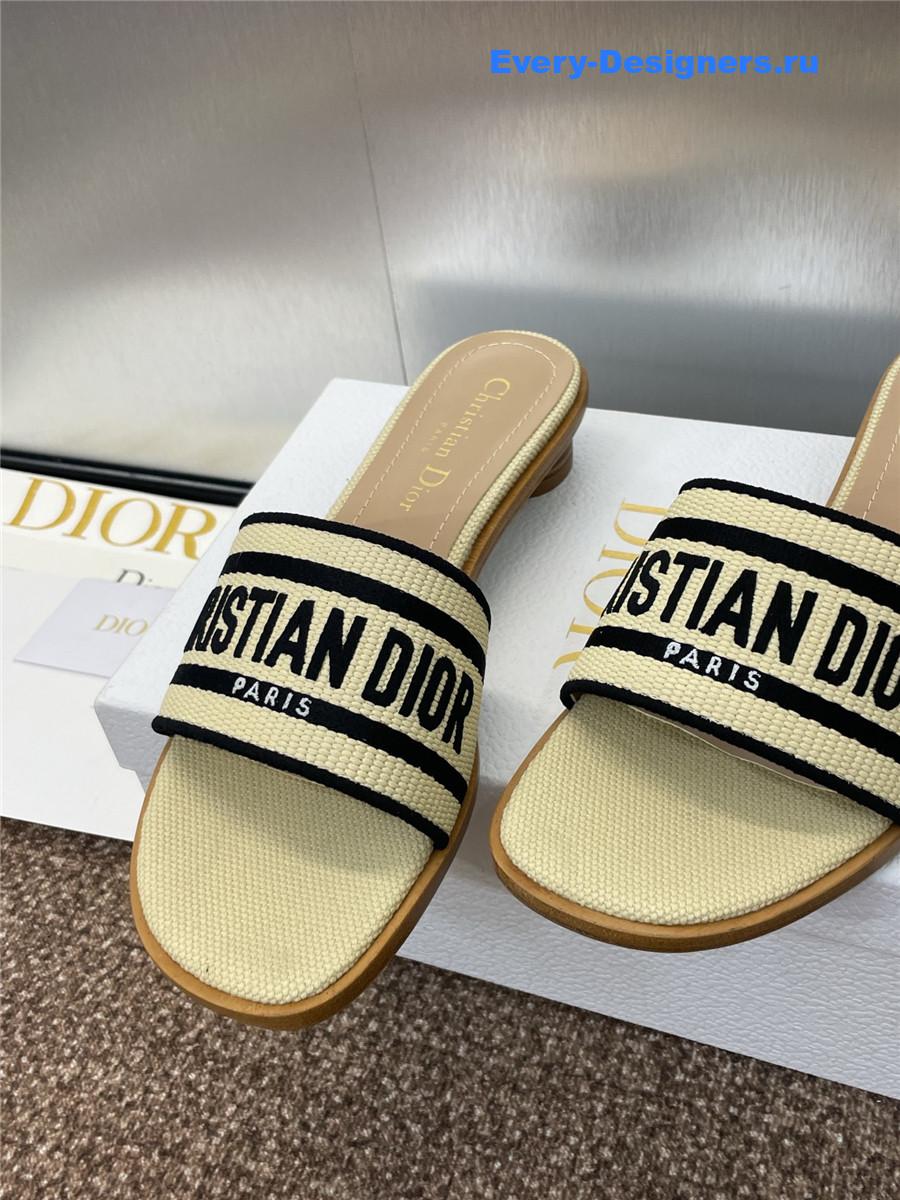 D10r dway heeled slides