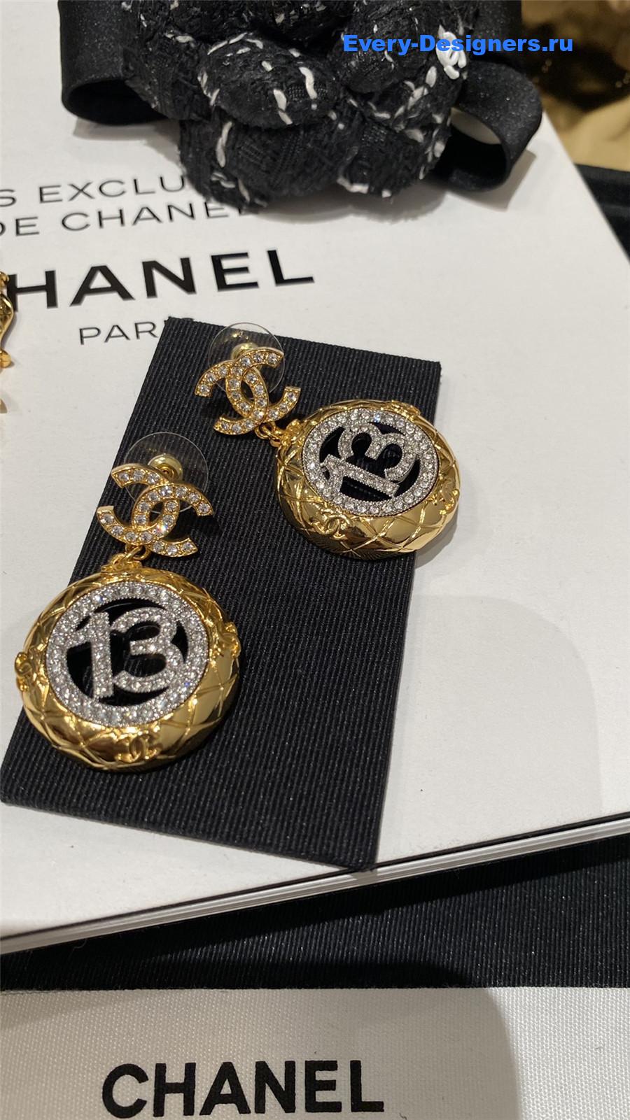 ch**el cc D1am0nd hollow earrings