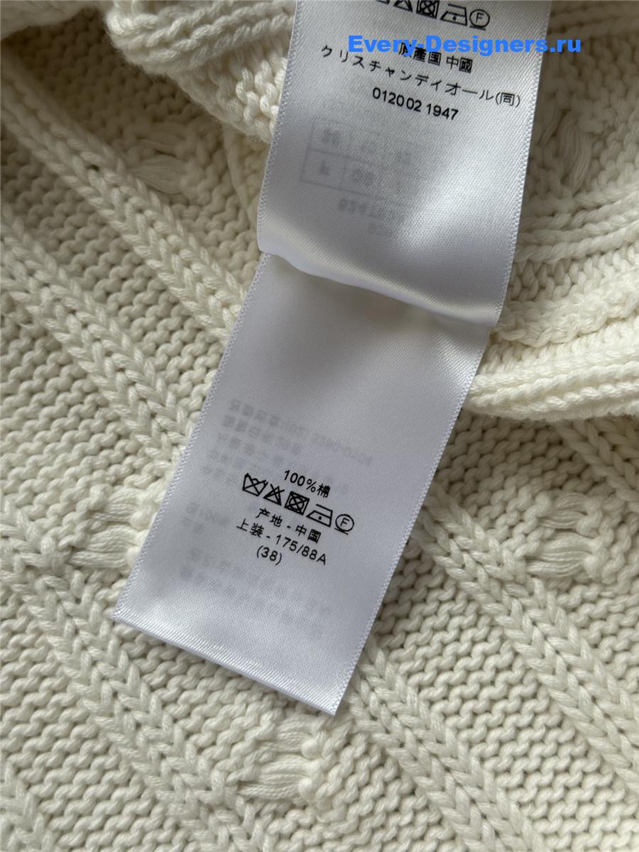 D10r white oversized sweater vest