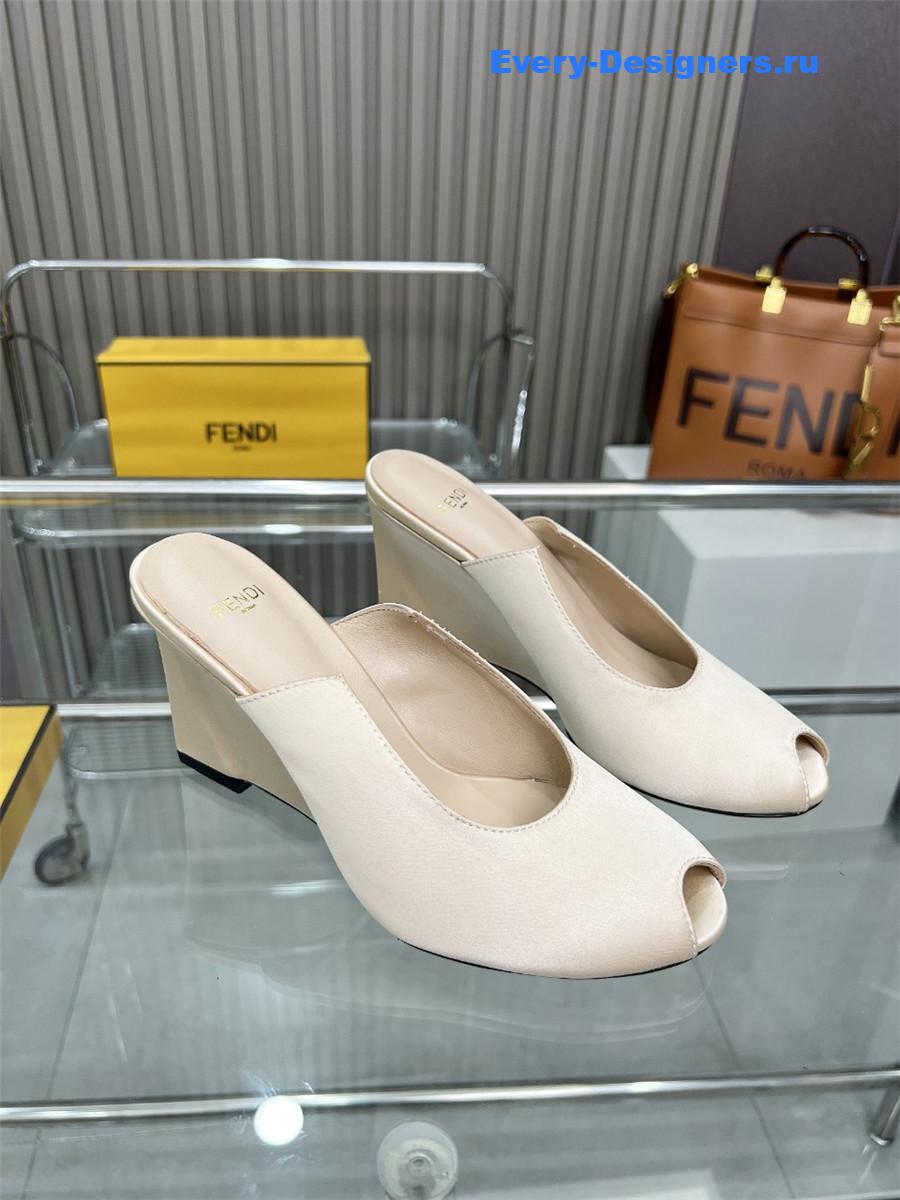 F**di lupita beige leather wedge mules