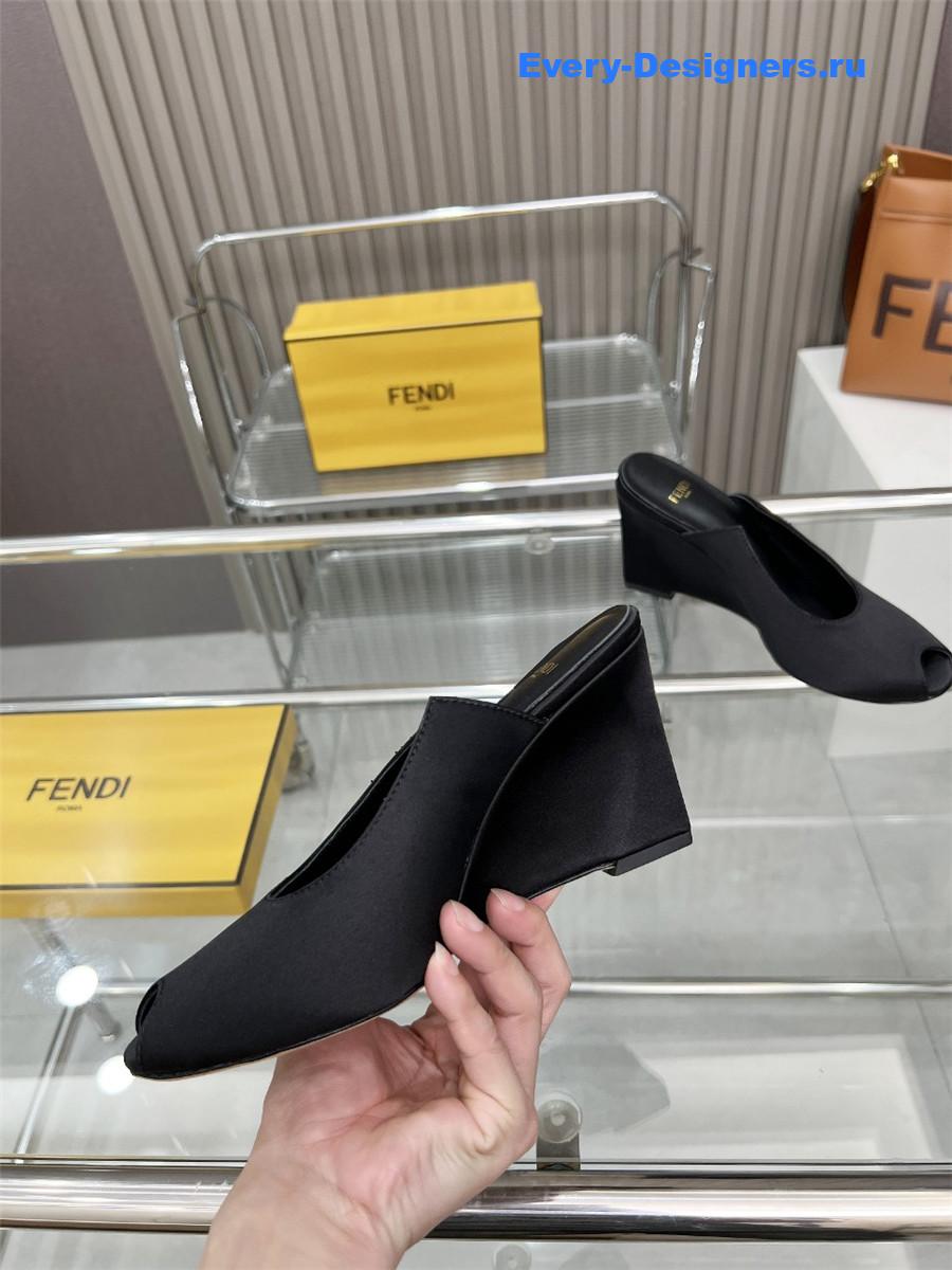 F**di lupita black leather wedge mules