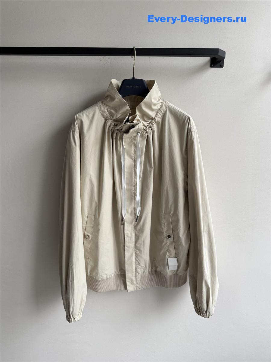 l0vis Vvtt0n ruffle collar bomber