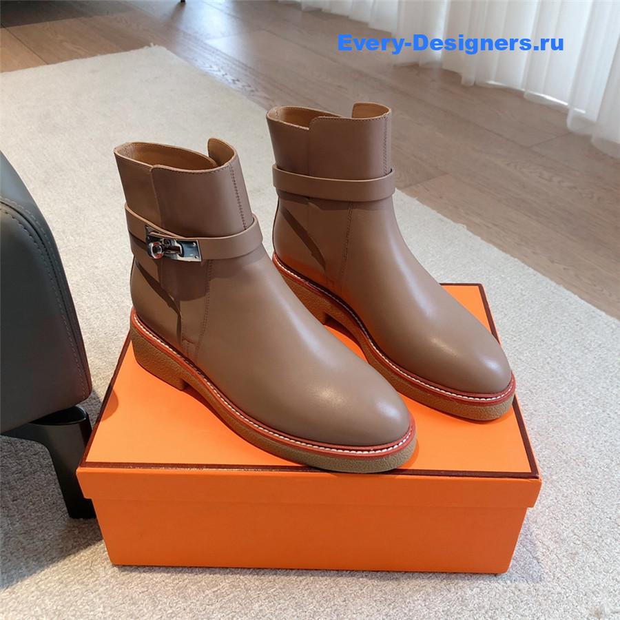H**me5 calfskin history beige ankle boots