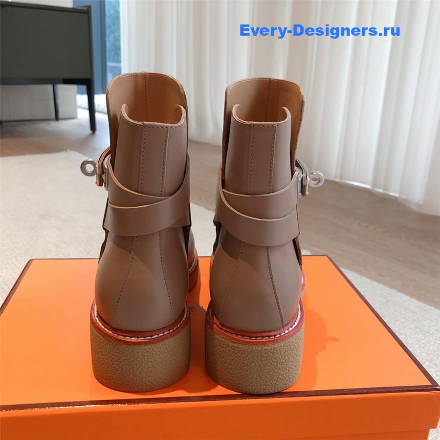 H**me5 calfskin history beige ankle boots