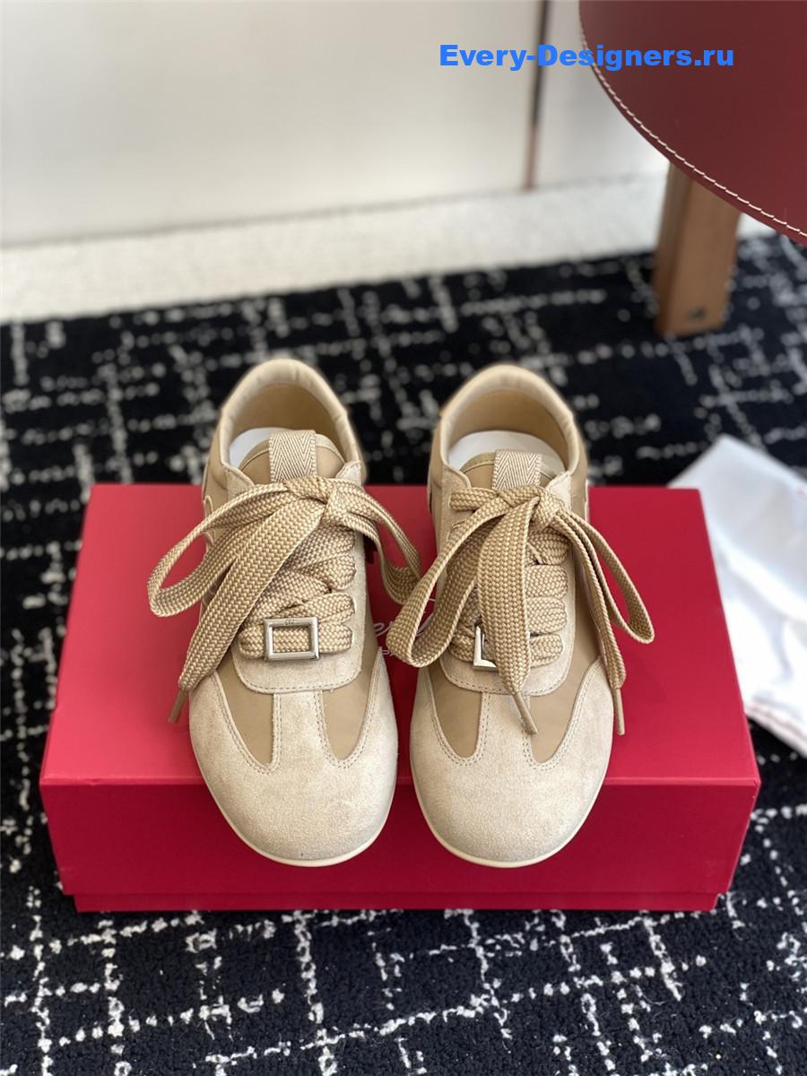 roger u1u1er viv’ low beige suede sneakers