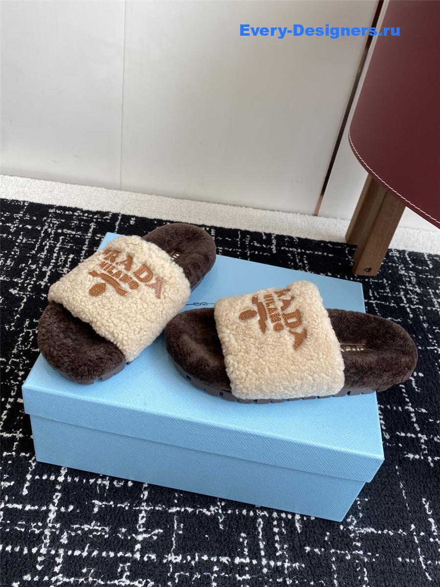Pra*a white brown women’s knitting wool winter slides