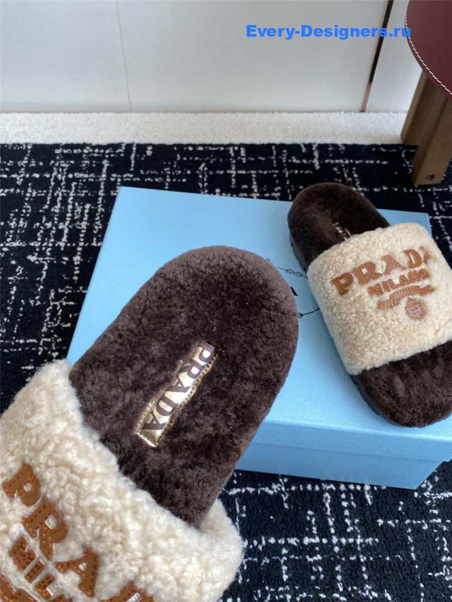 Pra*a white brown women’s knitting wool winter slides
