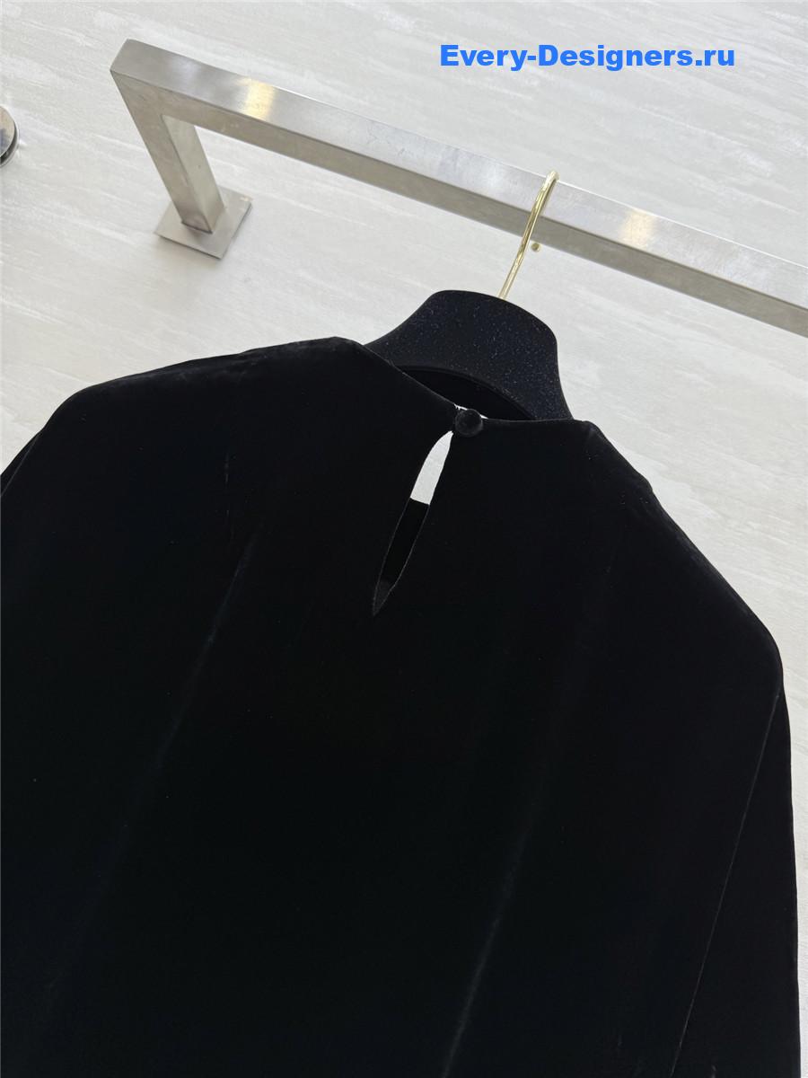 Sa1nt Lau*nt black silk velvet top