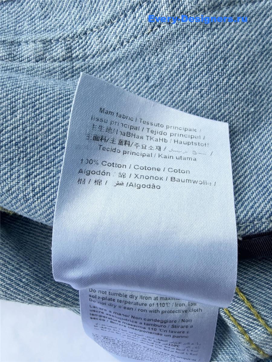 Va1e*ntin0 garavani contrast border denim shorts