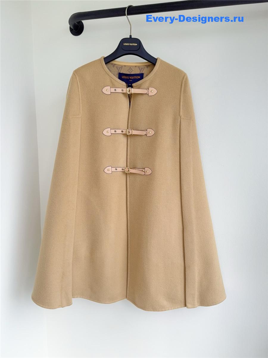 l0vis Vvtt0n beige cape coat
