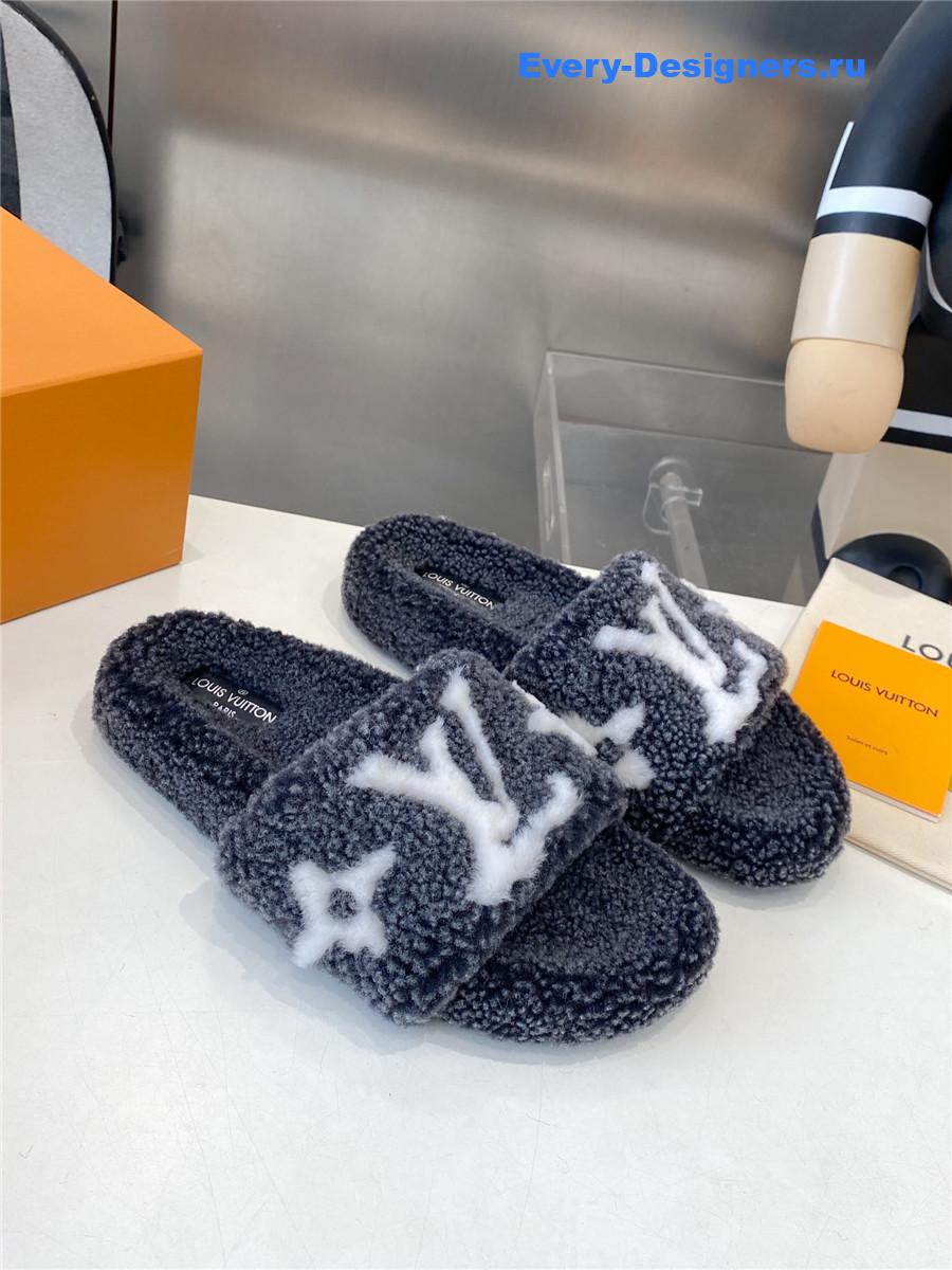 l0vis Vvtt0n blue wool shearling slides