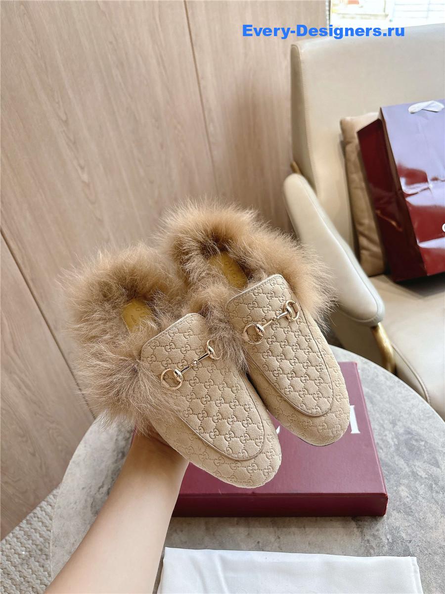 Gvc*1 beige gg princetown slippers