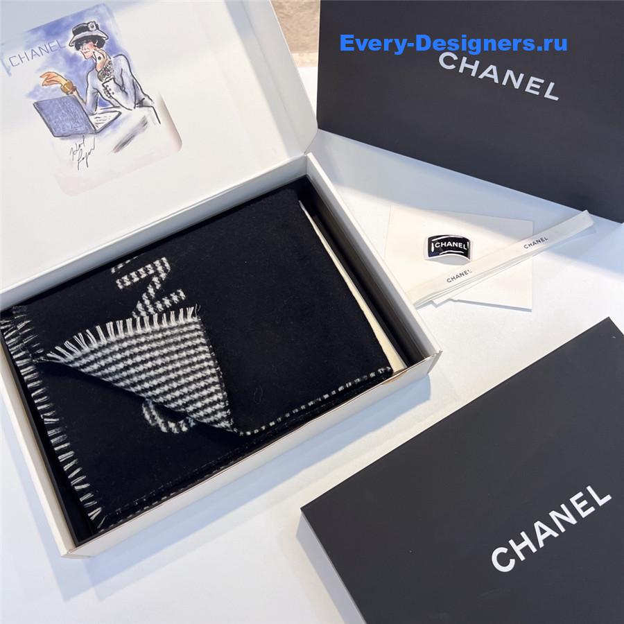 Ch**el black houndstooth cashmere scarf