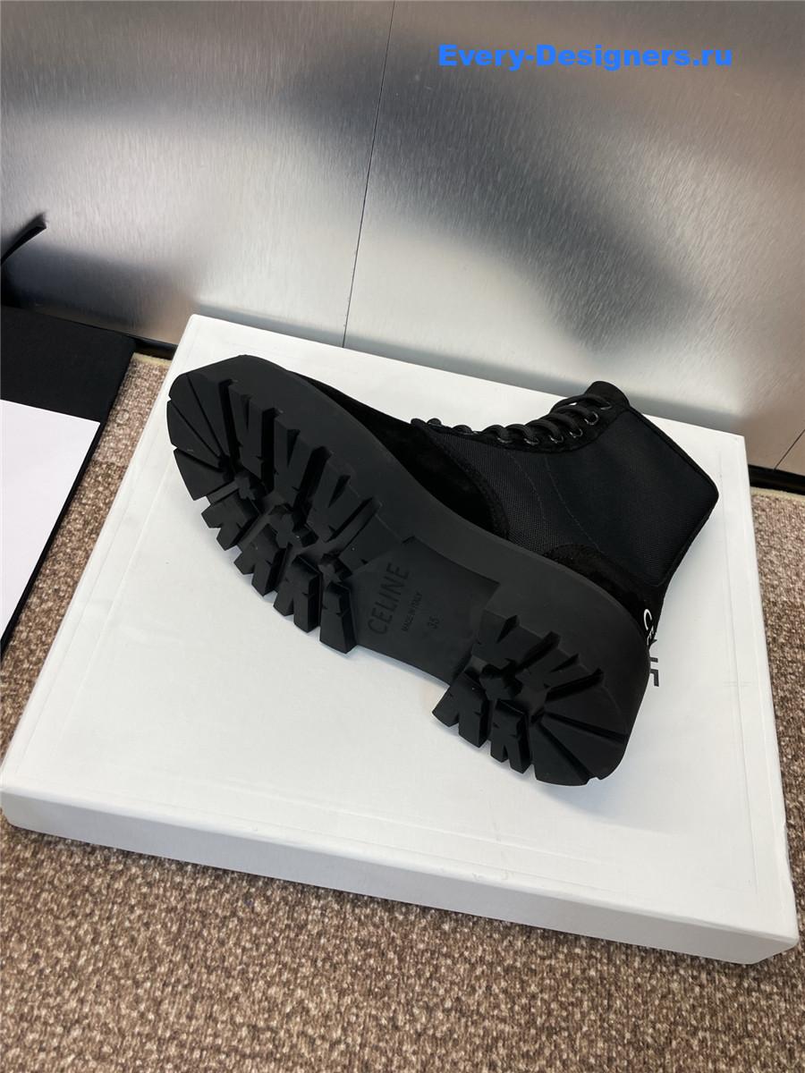 Ce1i*e black bulky laced up boot