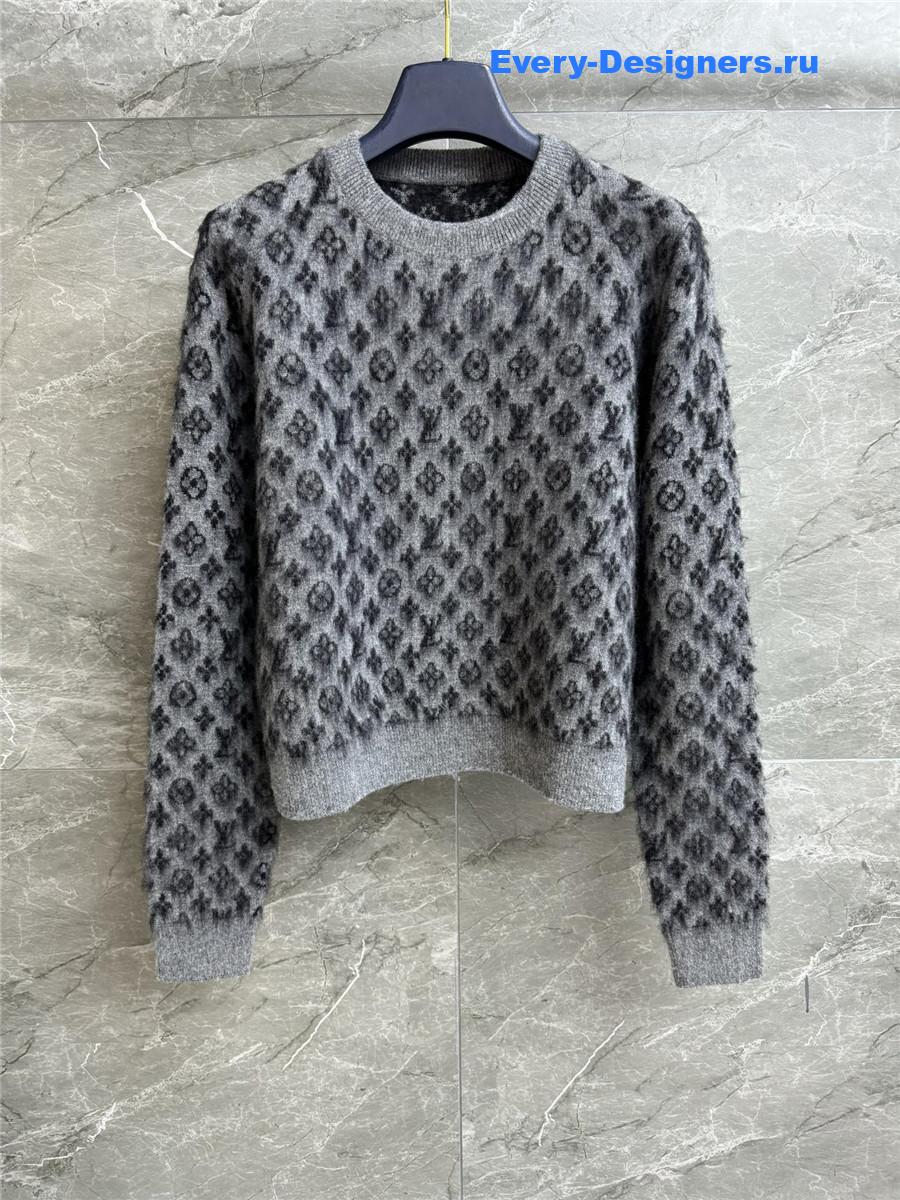 l0vis Vvtt0n brushed monogram pullover